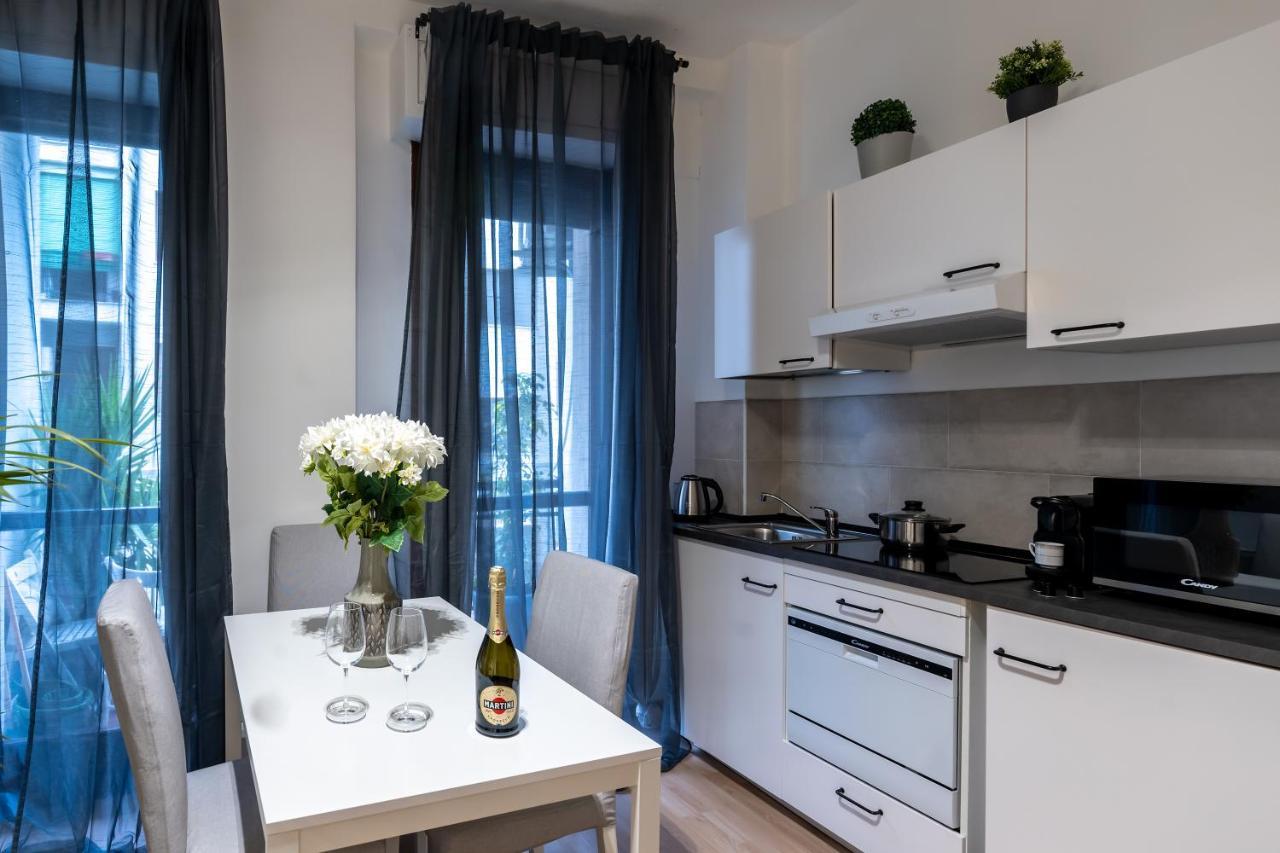 Suite 1,2 Porta Milano Centro Parking Free Exterior foto