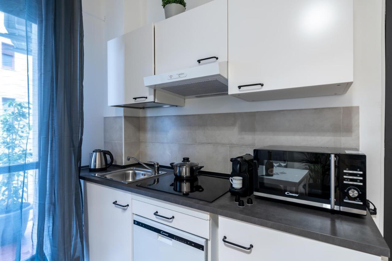 Suite 1,2 Porta Milano Centro Parking Free Exterior foto