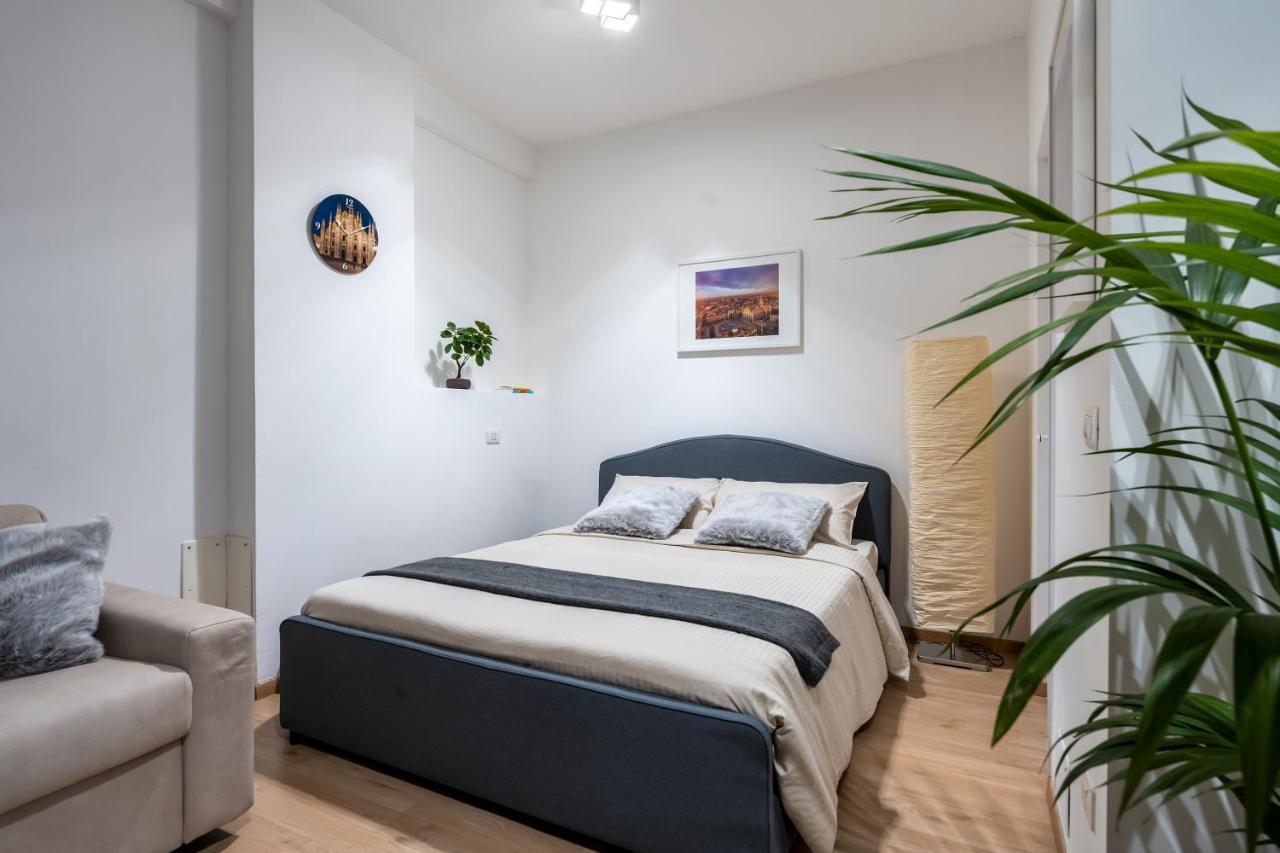 Suite 1,2 Porta Milano Centro Parking Free Exterior foto