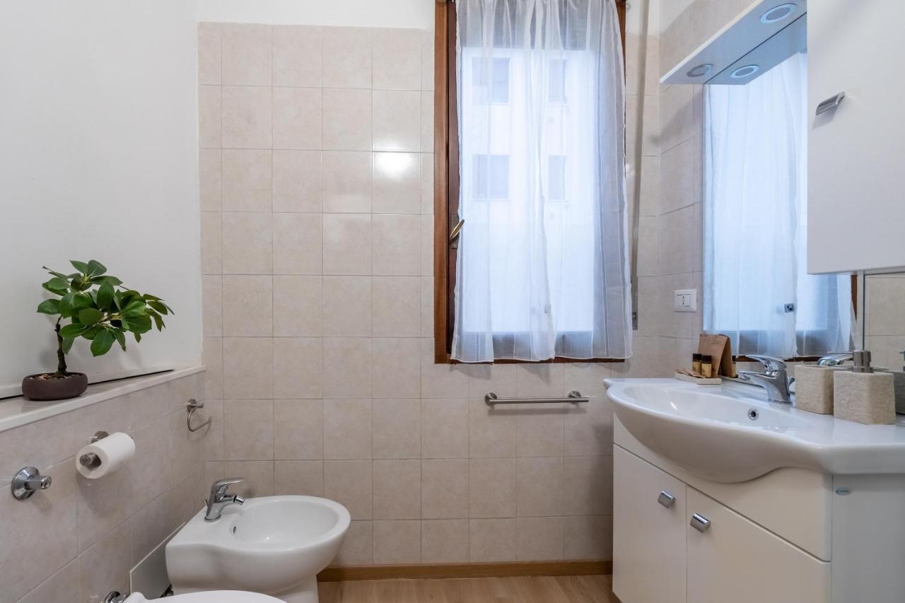 Suite 1,2 Porta Milano Centro Parking Free Exterior foto